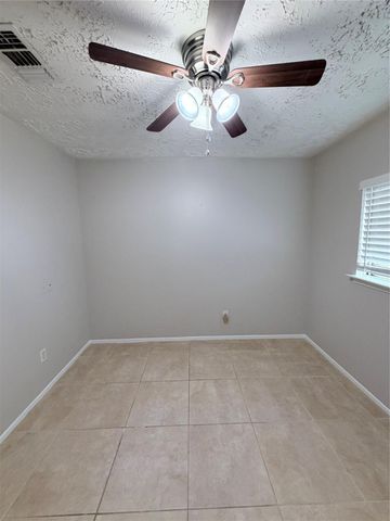 8223 Lone Bridge Lane, Humble, TX 77338