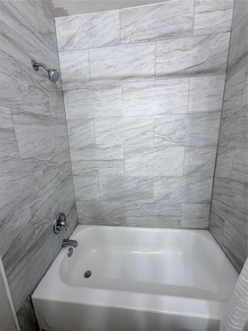 8223 Lone Bridge Lane, Humble, TX 77338