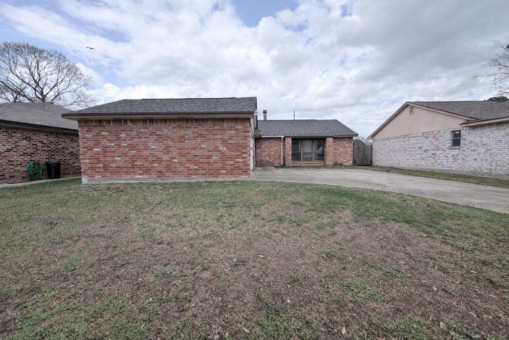8223 Lone Bridge Lane, Humble, TX 77338