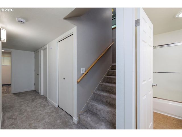 12222 Nw LAIDLAW Rd, Portland, OR 97229