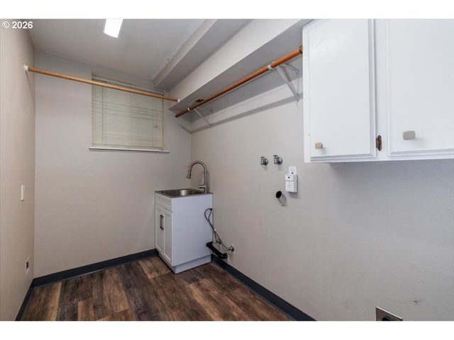 12222 Nw LAIDLAW Rd, Portland, OR 97229