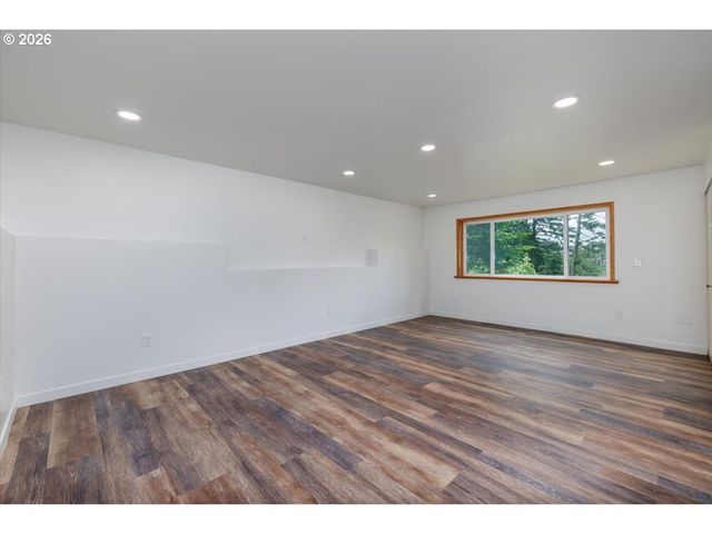 12222 Nw LAIDLAW Rd, Portland, OR 97229