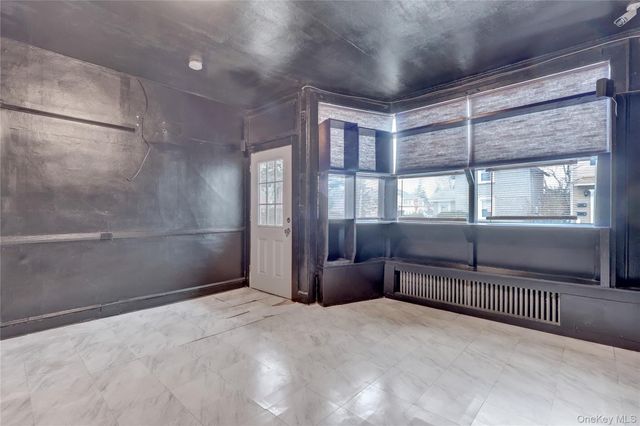 21 Carpenter Street, Glen Cove, NY 11542