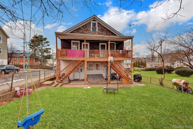 21 Carpenter Street, Glen Cove, NY 11542