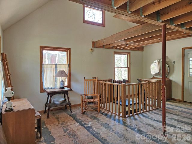929 Pine Ridge Road, Hendersonville, NC 28792