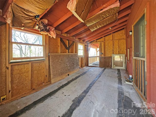 929 Pine Ridge Road, Hendersonville, NC 28792