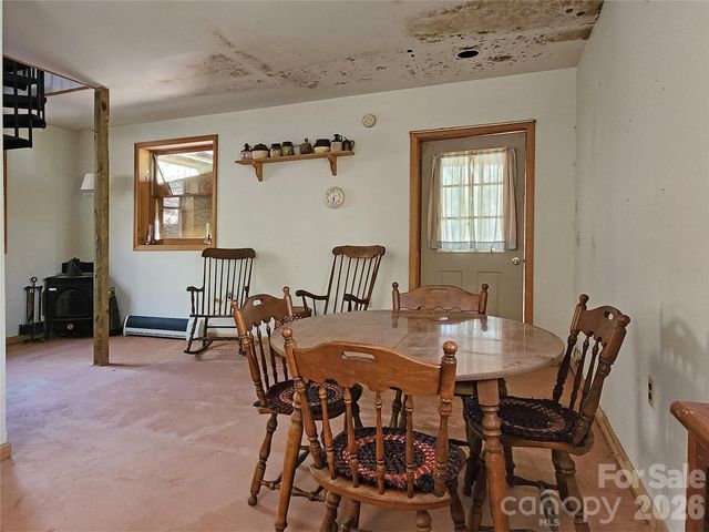 929 Pine Ridge Road, Hendersonville, NC 28792