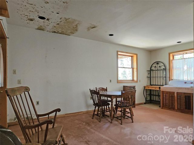 929 Pine Ridge Road, Hendersonville, NC 28792