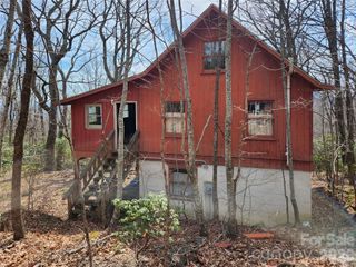 929 Pine Ridge Road, Hendersonville, NC 28792