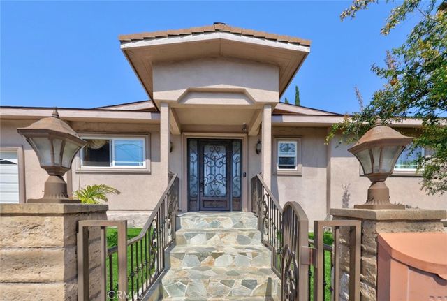 6415 Varna Avenue, Van Nuys, CA 91401