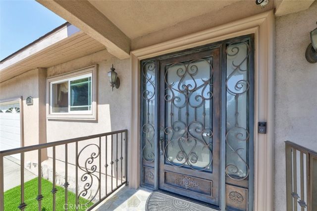 6415 Varna Avenue, Van Nuys, CA 91401
