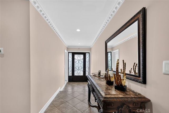 6415 Varna Avenue, Van Nuys, CA 91401