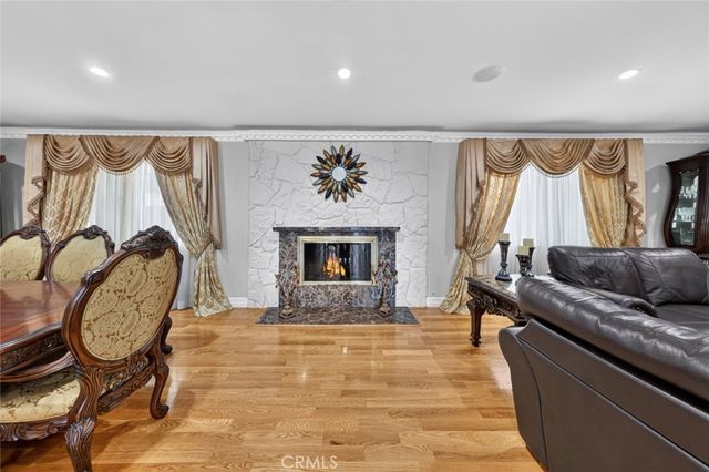 6415 Varna Avenue, Van Nuys, CA 91401