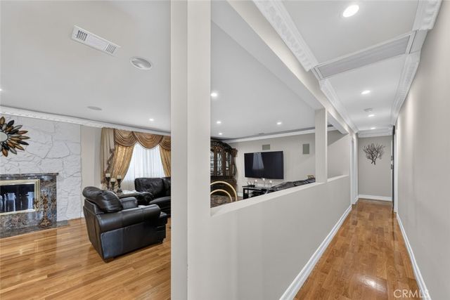 6415 Varna Avenue, Van Nuys, CA 91401