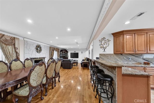 6415 Varna Avenue, Van Nuys, CA 91401