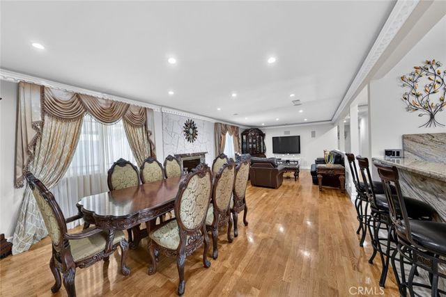 6415 Varna Avenue, Van Nuys, CA 91401