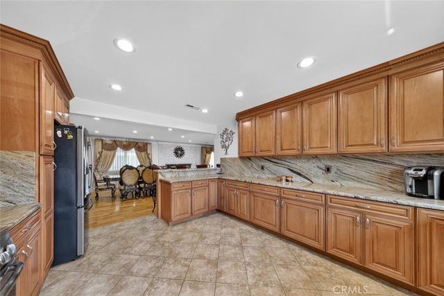 6415 Varna Avenue, Van Nuys, CA 91401