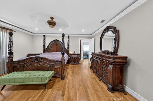 6415 Varna Avenue, Van Nuys, CA 91401