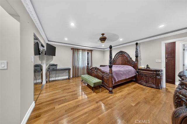 6415 Varna Avenue, Van Nuys, CA 91401