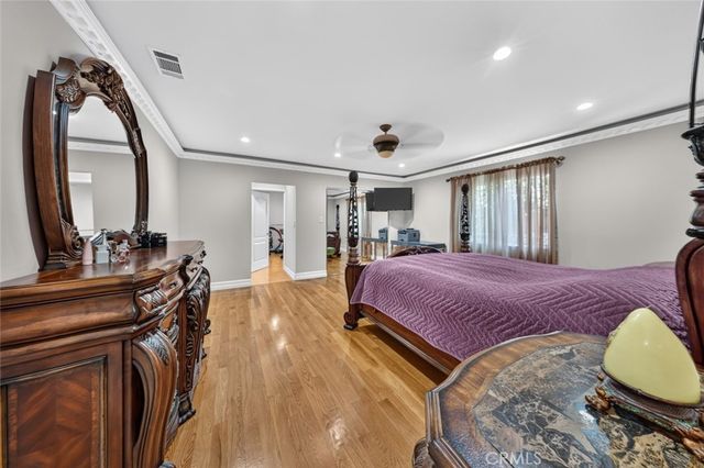 6415 Varna Avenue, Van Nuys, CA 91401
