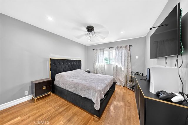 6415 Varna Avenue, Van Nuys, CA 91401