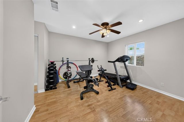 6415 Varna Avenue, Van Nuys, CA 91401