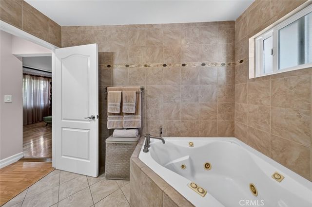 6415 Varna Avenue, Van Nuys, CA 91401