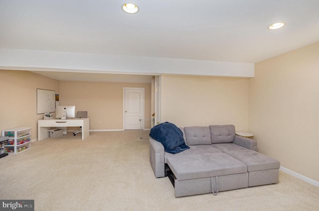 1151 DAY STAR DR, Harrisburg, PA 17111