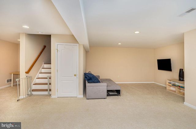 1151 DAY STAR DR, Harrisburg, PA 17111