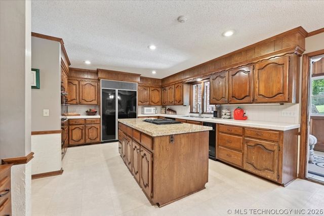 2956 E 69th Street, Tulsa, OK 74136