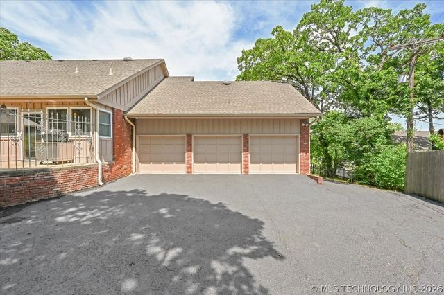 2956 E 69th Street, Tulsa, OK 74136