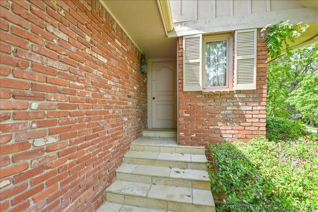 2956 E 69th Street, Tulsa, OK 74136