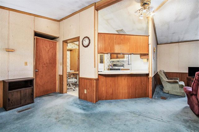 6727 Youngren Road, Three Oaks, MI 49128