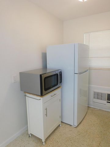 15 S Palmway, Lake Worth Beach, FL 33460