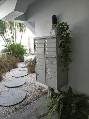 15 S Palmway, Lake Worth Beach, FL 33460