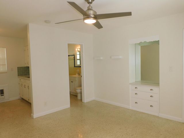 15 S Palmway, Lake Worth Beach, FL 33460