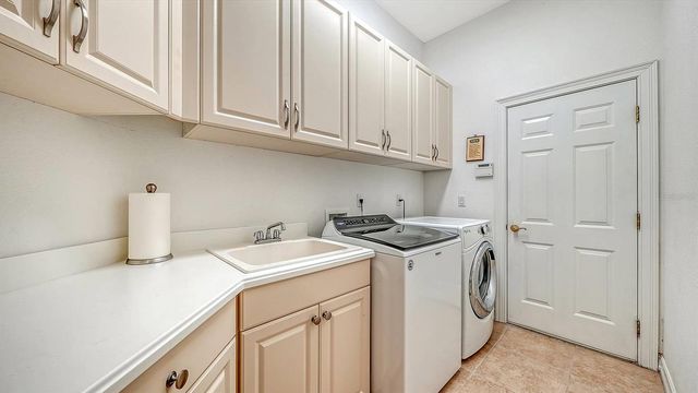 225 PESARO DRIVE, North Venice, FL 34275