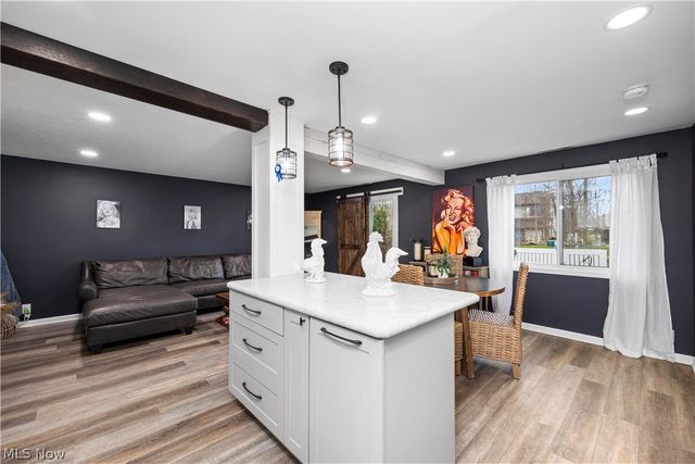 190 Deepwood Drive, Wadsworth, OH 44281