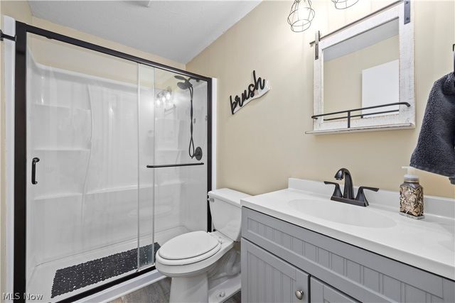 190 Deepwood Drive, Wadsworth, OH 44281