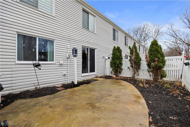 190 Deepwood Drive, Wadsworth, OH 44281