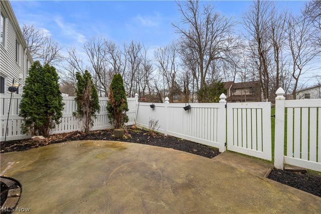 190 Deepwood Drive, Wadsworth, OH 44281