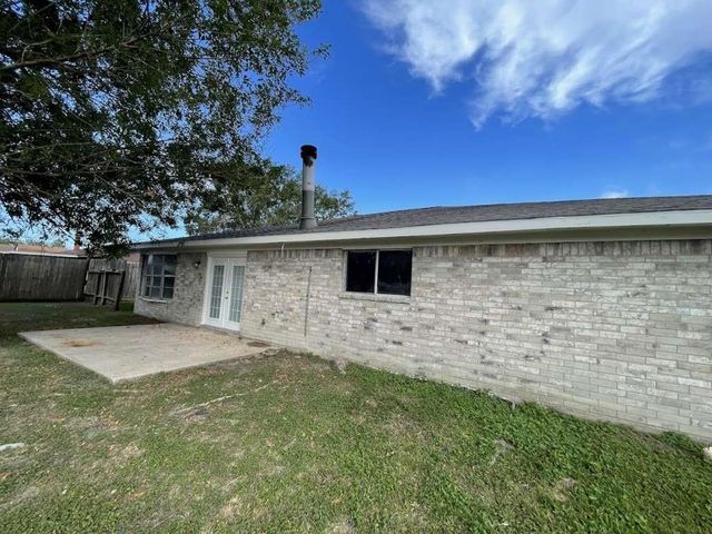 2310 Heather Street, Highlands, TX 77562