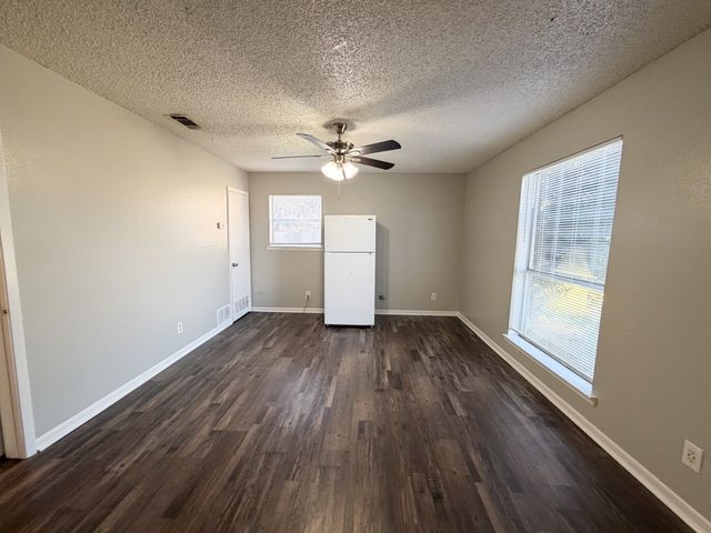 604 Walter Stephenson Road B, Midlothian, TX 76065