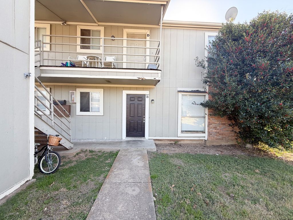 604 Walter Stephenson Road B, Midlothian, TX 76065