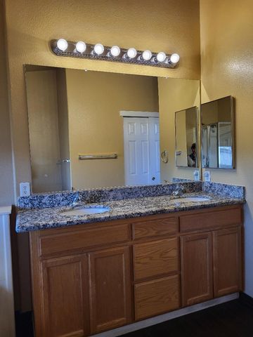 9381 Viridian St, Elk Grove, CA 95624