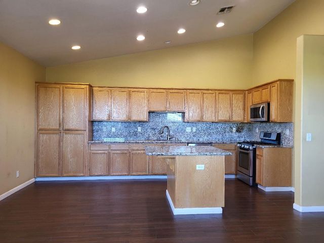 9381 Viridian St, Elk Grove, CA 95624