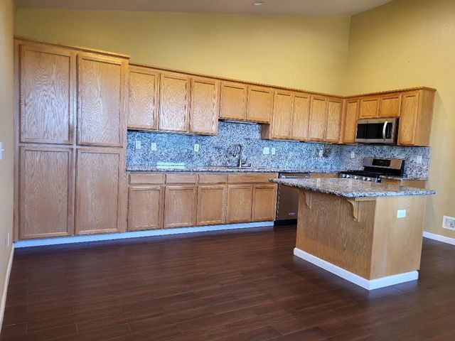 9381 Viridian St, Elk Grove, CA 95624