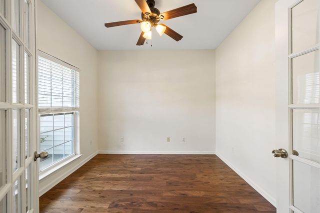 1520 Saint Stephens Way, Hanahan, SC 29410