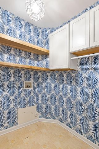 1520 Saint Stephens Way, Hanahan, SC 29410