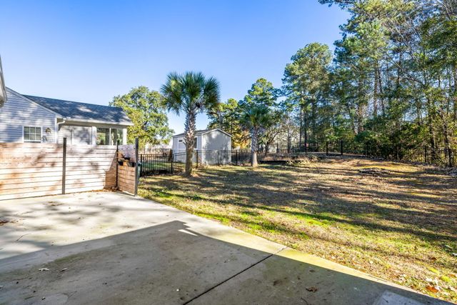 1520 Saint Stephens Way, Hanahan, SC 29410
